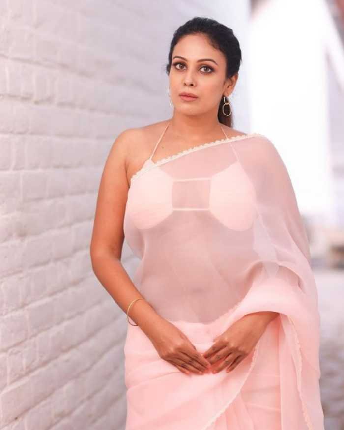 chandini tamilarasan 4